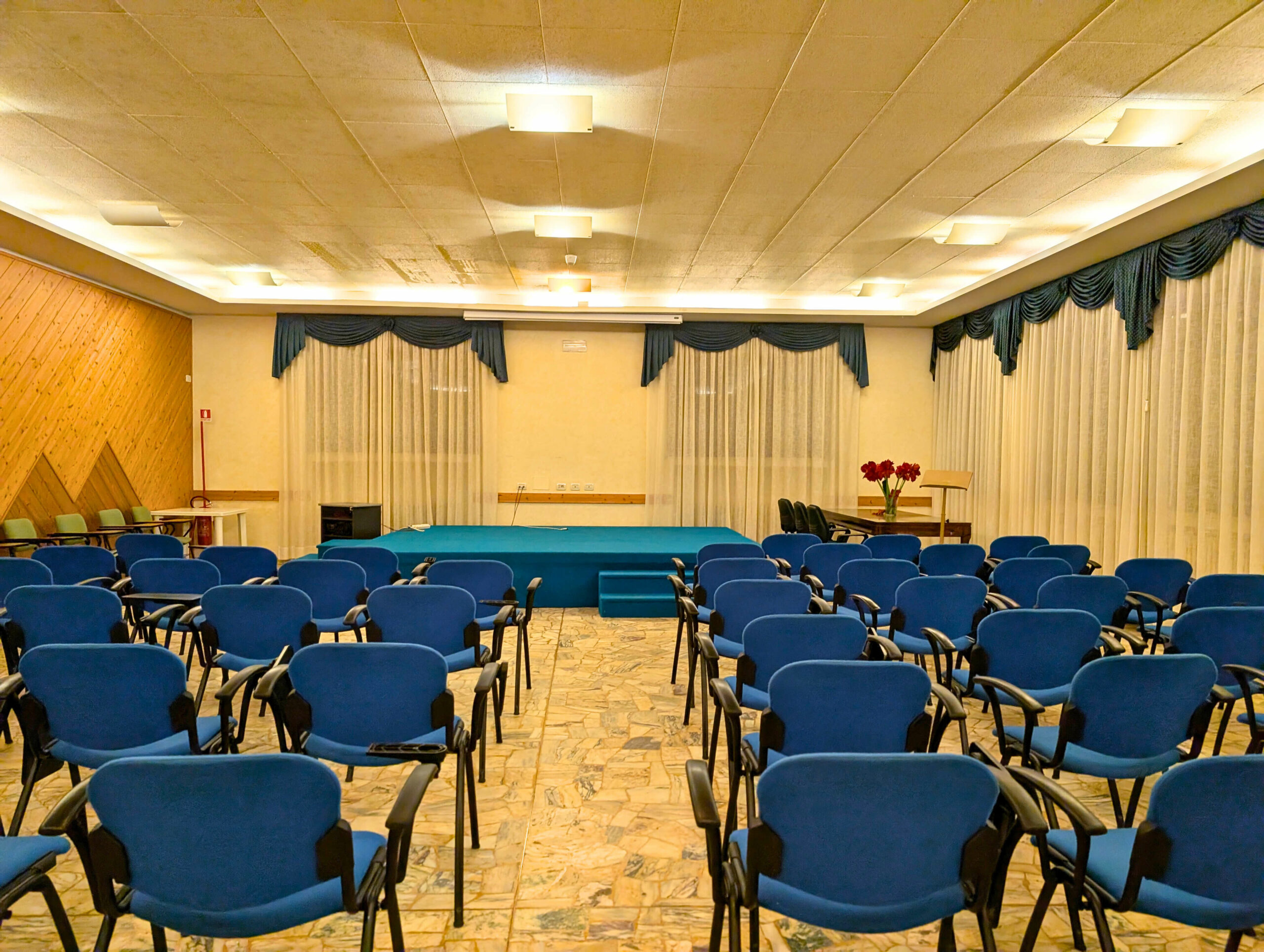 e7cf9577-c7d4-41e6-b205-adf8b0dcd2cd